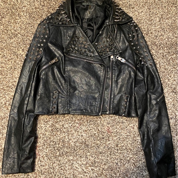 Motorcycle studded jacket - Picture 1 of 3